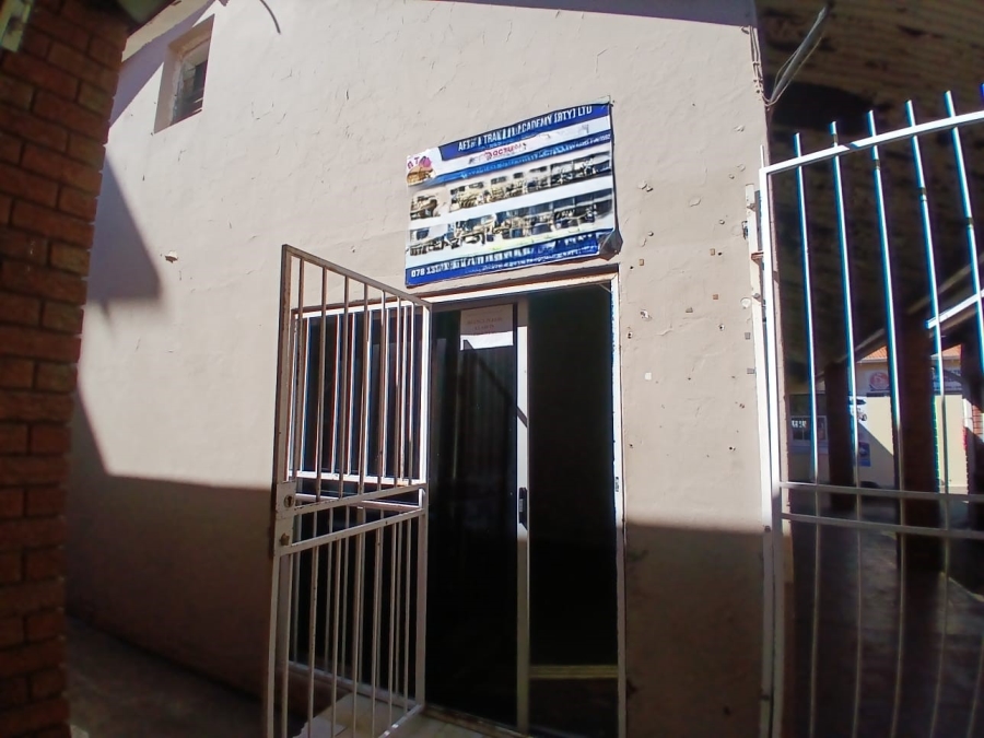 To Let Commercial Property for Rent in Rustenburg Central North West